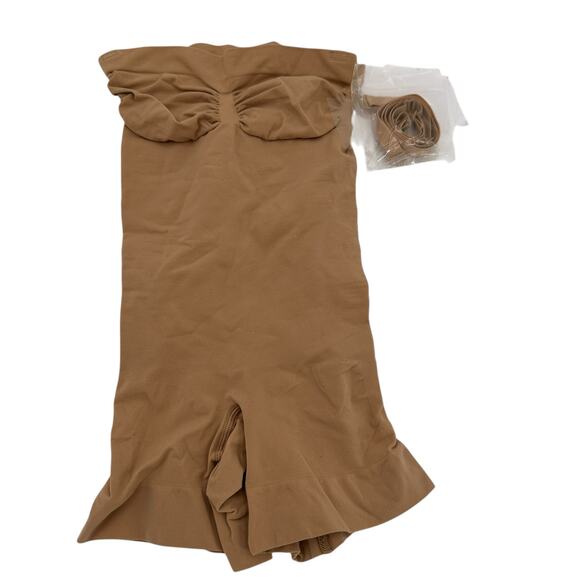 Skims Seamless Sculpt Strapless Shortie Bodysuit NWOT Size Small - Picture 1 of 4